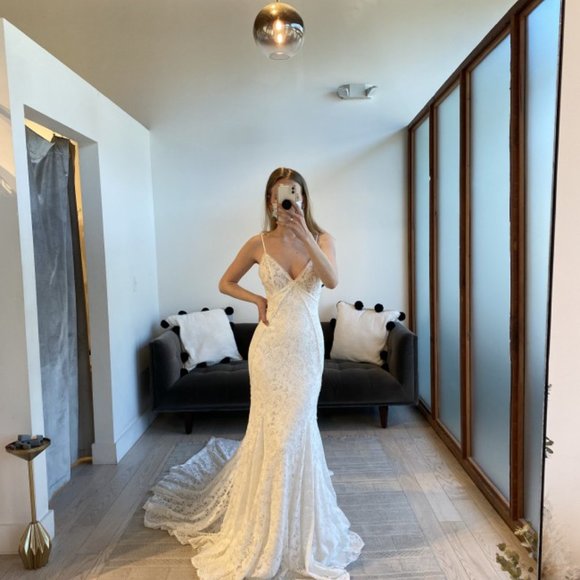 Rish Bridal - Lace Wedding Dress Gown. Ivory . Size 2 - Northern Star Collection - Picture 5 of 9